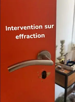 Intervention serrurier après effraction sur porte à Le Mans